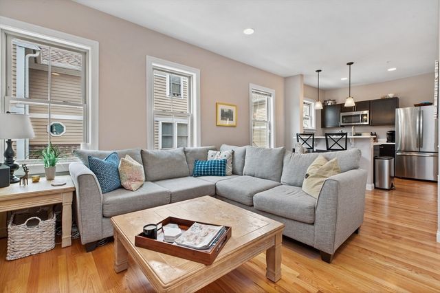 236 E 2, Boston, MA 02127