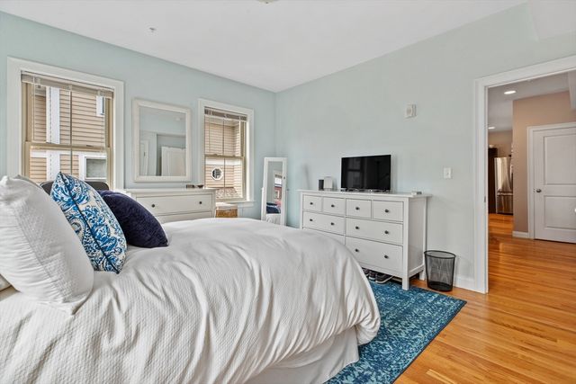 236 E 2, Boston, MA 02127