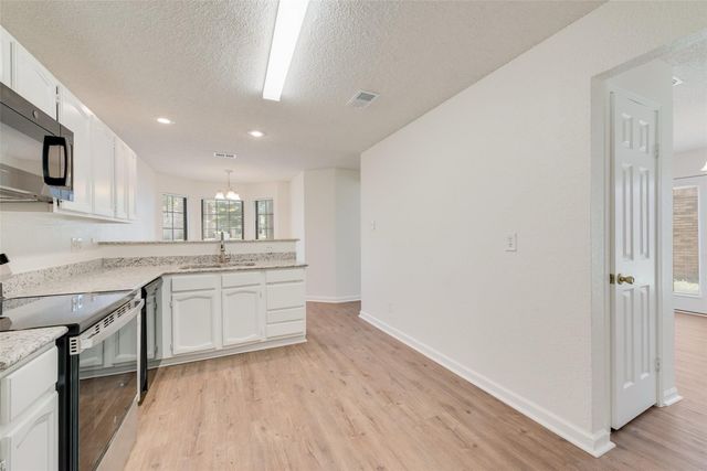 148 High Pointe Lane, Cedar Hill, TX 75104