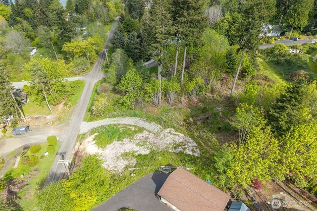 9737 Glacis Drive NE, Olympia, WA 98516