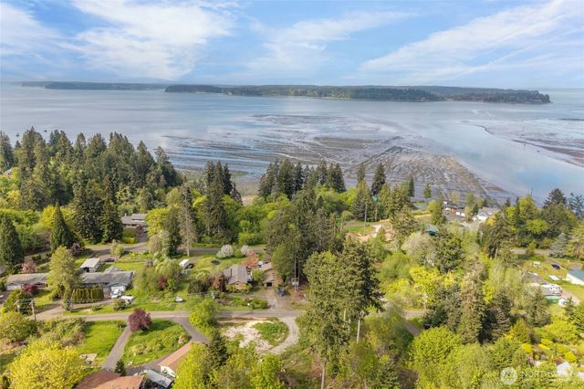 9737 Glacis Drive NE, Olympia, WA 98516