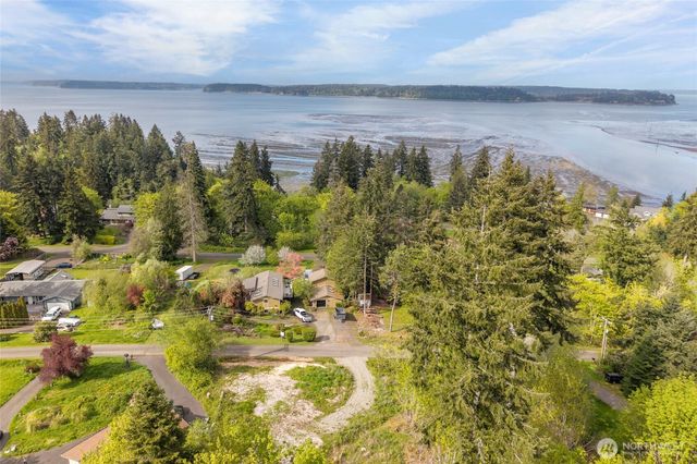 9737 Glacis Drive NE, Olympia, WA 98516