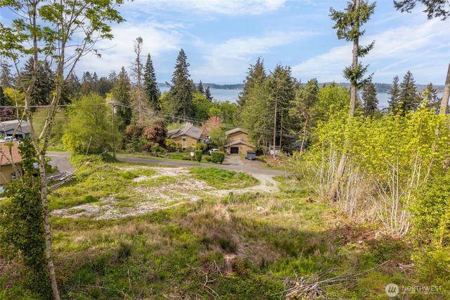 9737 Glacis Drive NE, Olympia, WA 98516