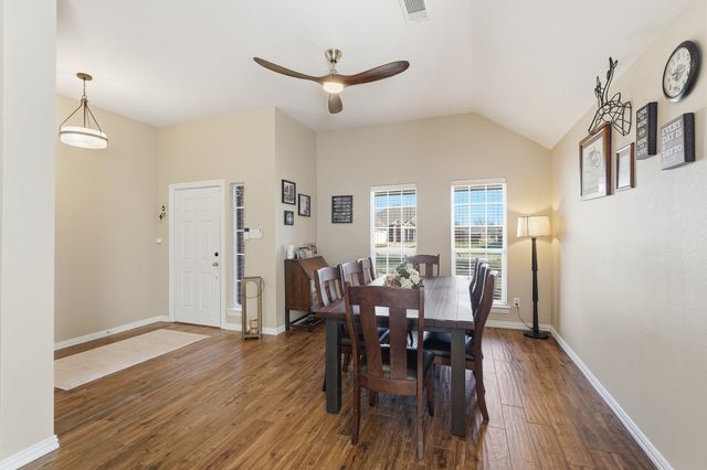 207 Moonlit Path Drive, Shady Shores, TX 76208