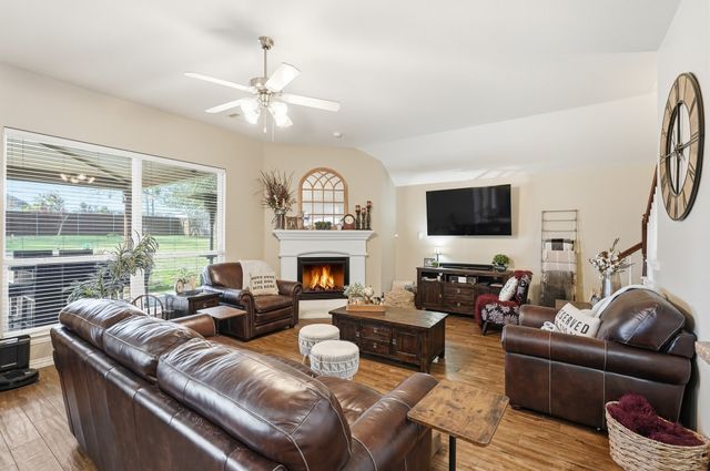 207 Moonlit Path Drive, Shady Shores, TX 76208