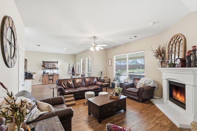 207 Moonlit Path Drive, Shady Shores, TX 76208