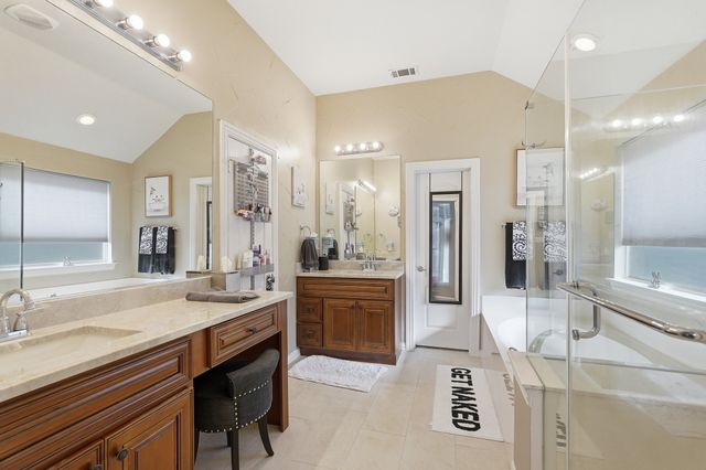 207 Moonlit Path Drive, Shady Shores, TX 76208