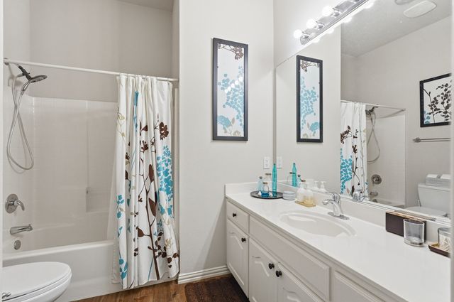 207 Moonlit Path Drive, Shady Shores, TX 76208