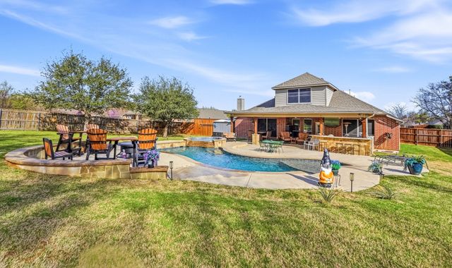 207 Moonlit Path Drive, Shady Shores, TX 76208