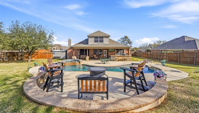 207 Moonlit Path Drive, Shady Shores, TX 76208