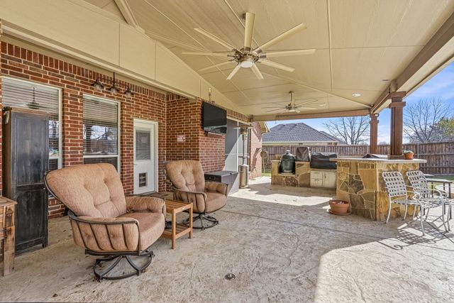 207 Moonlit Path Drive, Shady Shores, TX 76208