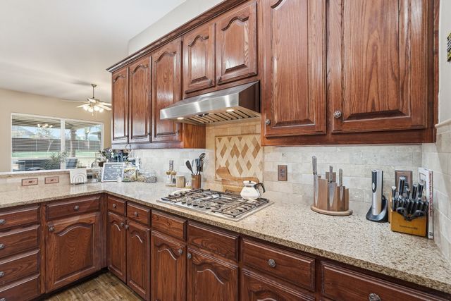 207 Moonlit Path Drive, Shady Shores, TX 76208