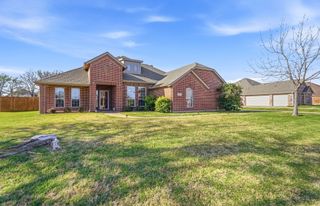 207 Moonlit Path Drive, Shady Shores, TX 76208