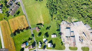 297 S WATER ST, New Oxford, PA 17350