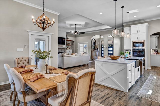 1350 Edwinstowe Ct, Corpus Christi, TX 78415