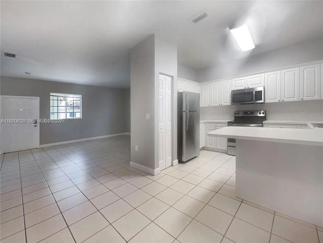 2730 NE 4th St 205, Homestead, FL 33033