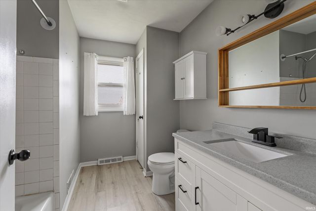2420 Monger Avenue, Elkhart, IN 46517