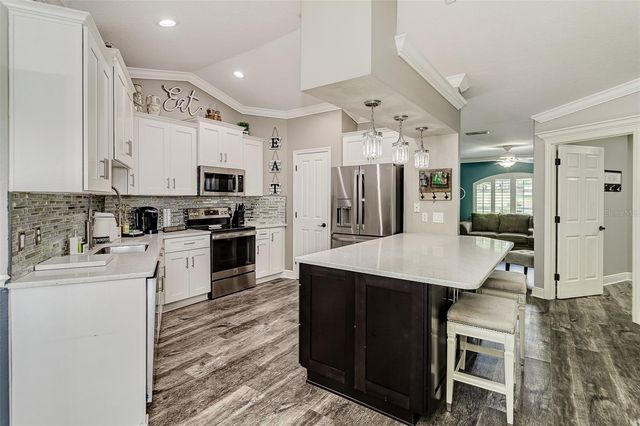 5864 MANCHESTER DRIVE W, Lakeland, FL 33810