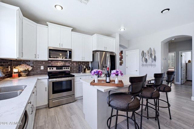 1708 W FRYE Road, Phoenix, AZ 85045