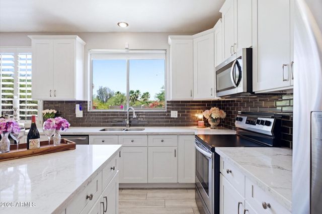 1708 W FRYE Road, Phoenix, AZ 85045