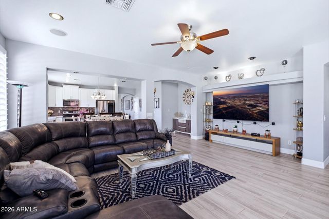 1708 W FRYE Road, Phoenix, AZ 85045
