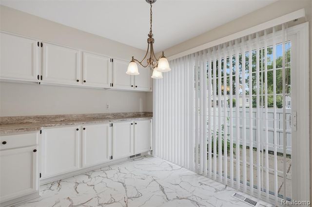 20842 E Glen Haven Circle, Northville, MI 48167