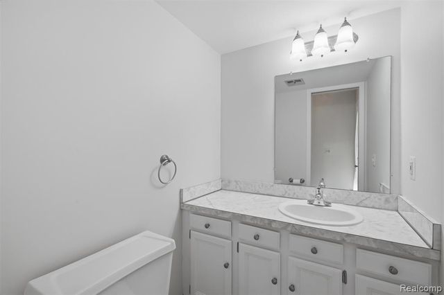 20842 E Glen Haven Circle, Northville, MI 48167