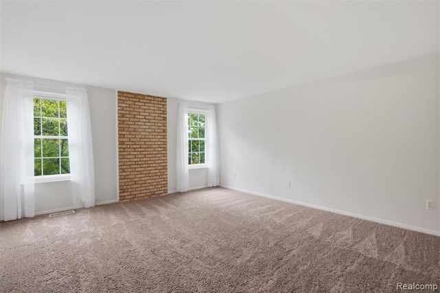 20842 E Glen Haven Circle, Northville, MI 48167