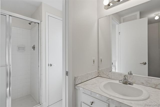 20842 E Glen Haven Circle, Northville, MI 48167