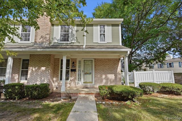 20842 E Glen Haven Circle, Northville, MI 48167