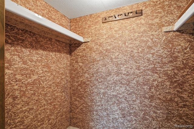 20842 E Glen Haven Circle, Northville, MI 48167