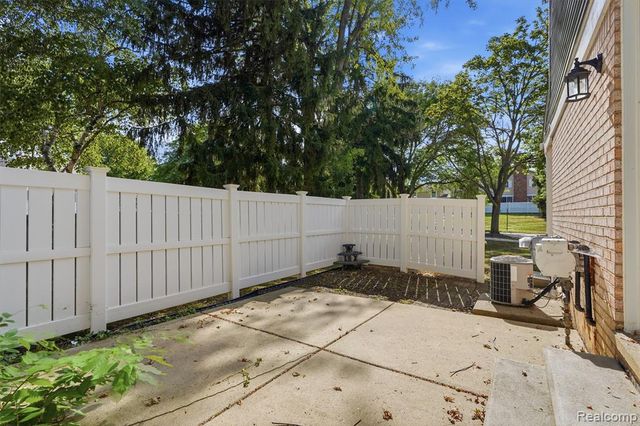 20842 E Glen Haven Circle, Northville, MI 48167