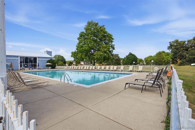 20842 E Glen Haven Circle, Northville, MI 48167