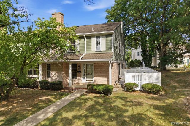 20842 E Glen Haven Circle, Northville, MI 48167