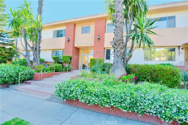 1755 N Berendo 28, Los Angeles, CA 90027