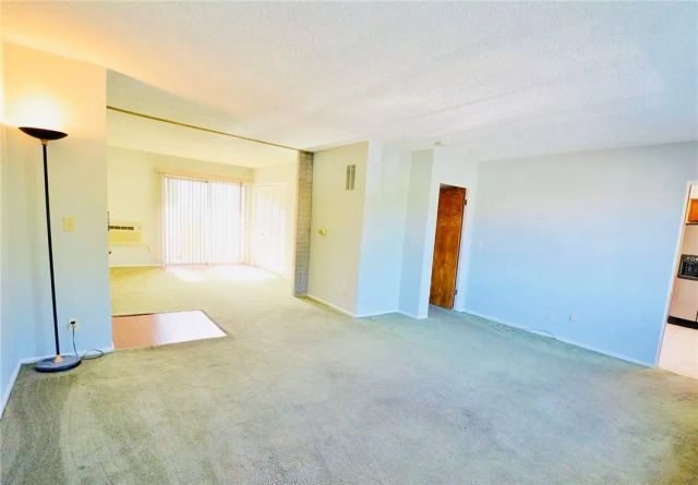 1755 N Berendo 28, Los Angeles, CA 90027