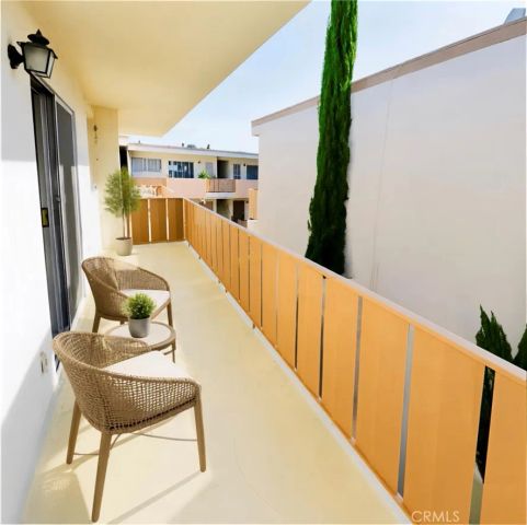 1755 N Berendo 28, Los Angeles, CA 90027