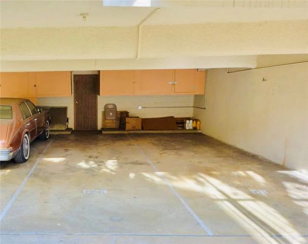 1755 N Berendo 28, Los Angeles, CA 90027