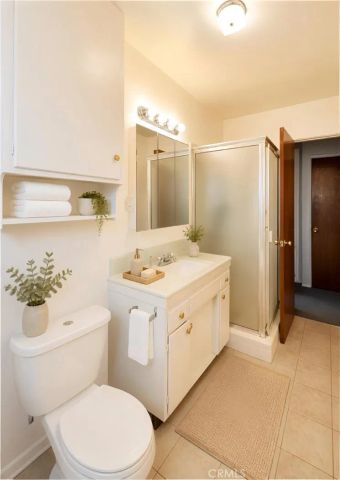 1755 N Berendo 28, Los Angeles, CA 90027
