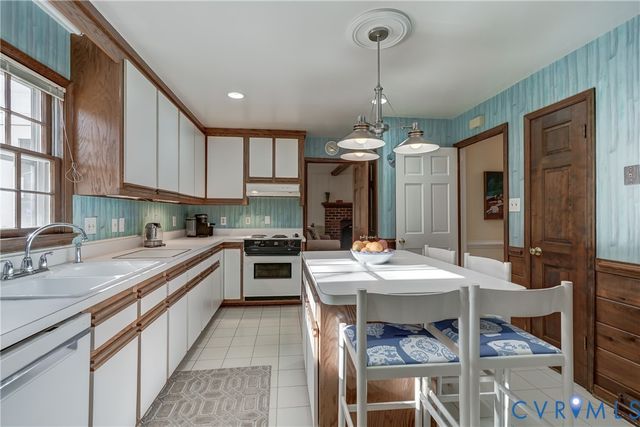 8623 Brown Summit Rd, North Chesterfield, VA 23235