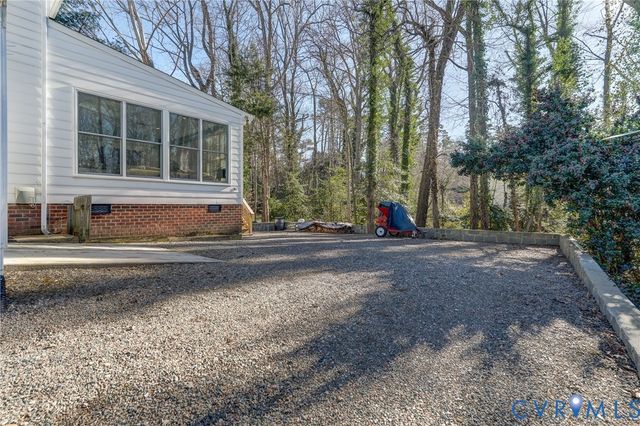 8623 Brown Summit Rd, North Chesterfield, VA 23235