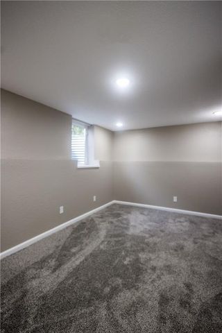 2911 Faraon Street, St Joseph, MO 64501