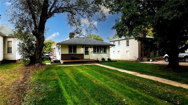 2911 Faraon Street, St Joseph, MO 64501