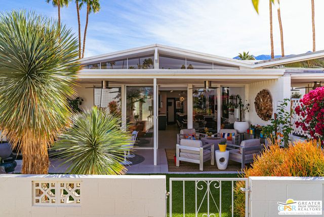 280 E Avenida Granada, Palm Springs, CA 92264