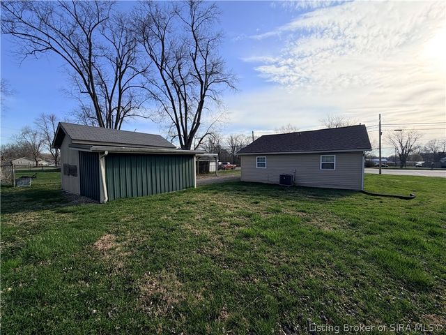 1661 Market Street, Charlestown, IN 47111