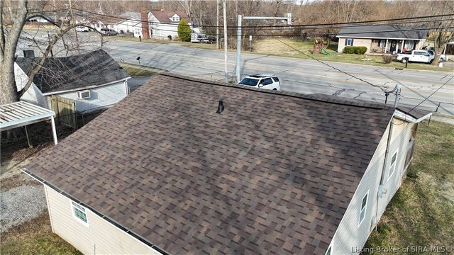 1661 Market Street, Charlestown, IN 47111