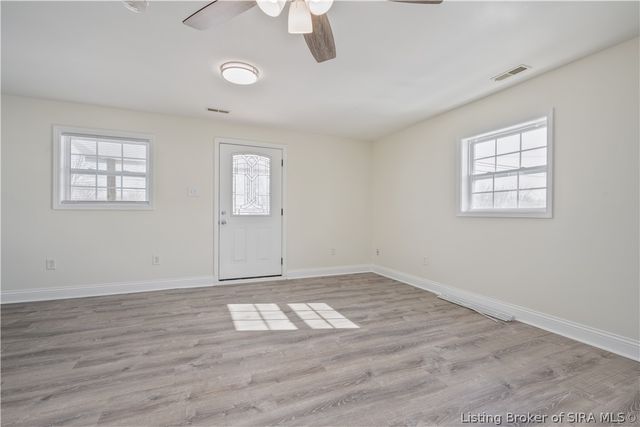 1661 Market Street, Charlestown, IN 47111