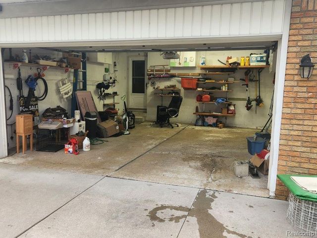 30127 Brookview Drive, Livonia, MI 48152