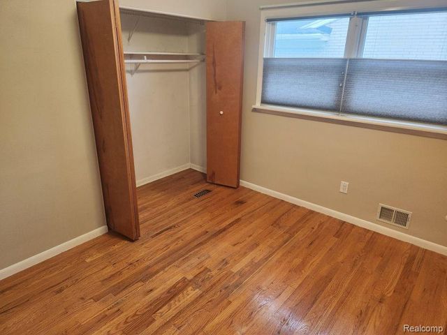 30127 Brookview Drive, Livonia, MI 48152