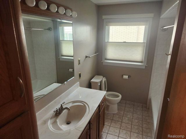 30127 Brookview Drive, Livonia, MI 48152